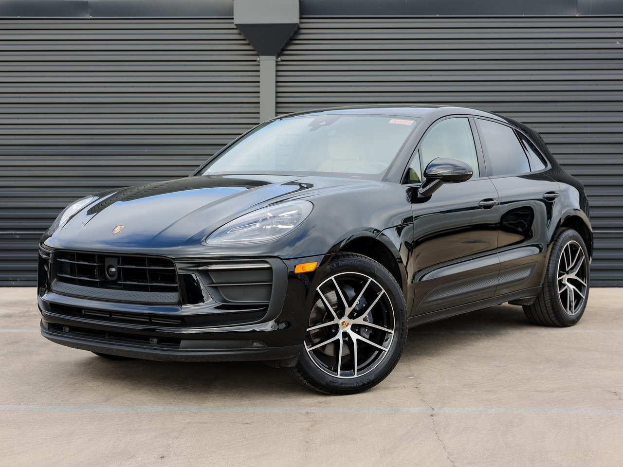 2025 Porsche Macan Base