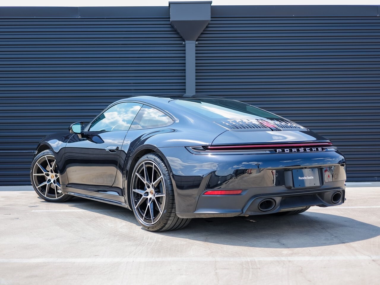 2025 Porsche 911 photo 3