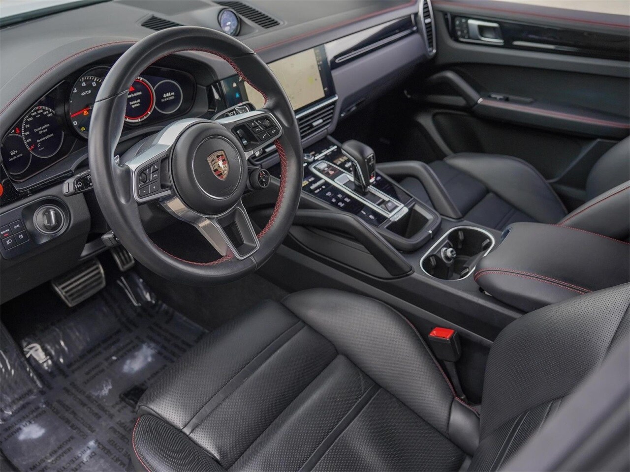 2023 Porsche Cayenne Coupe GTS photo 4