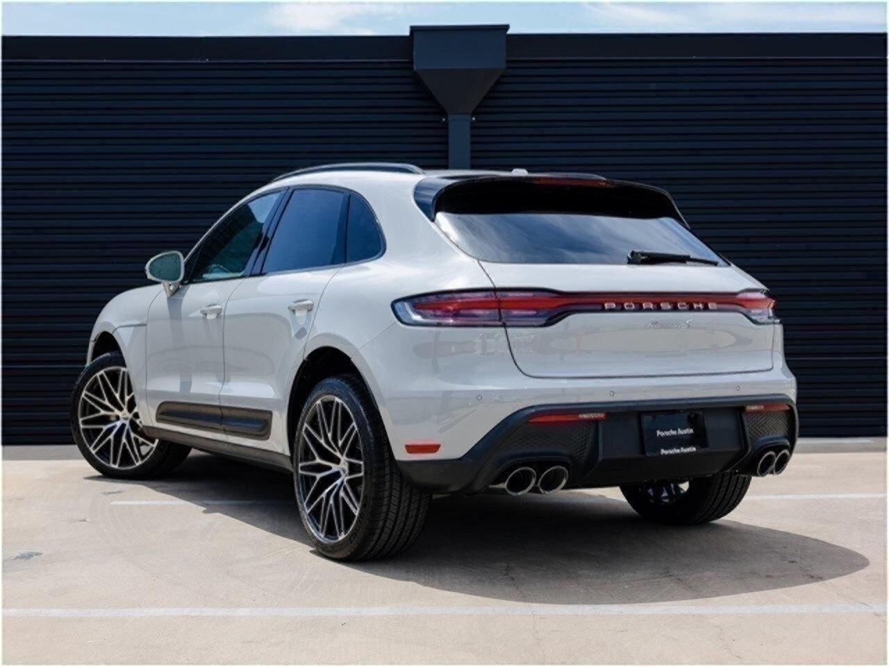 2025 Porsche Macan S photo 3