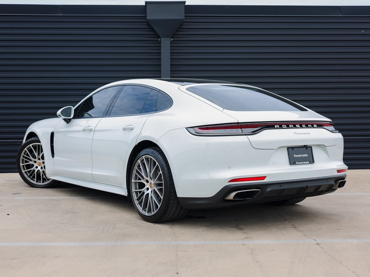 2021 Porsche Panamera 4 photo 3