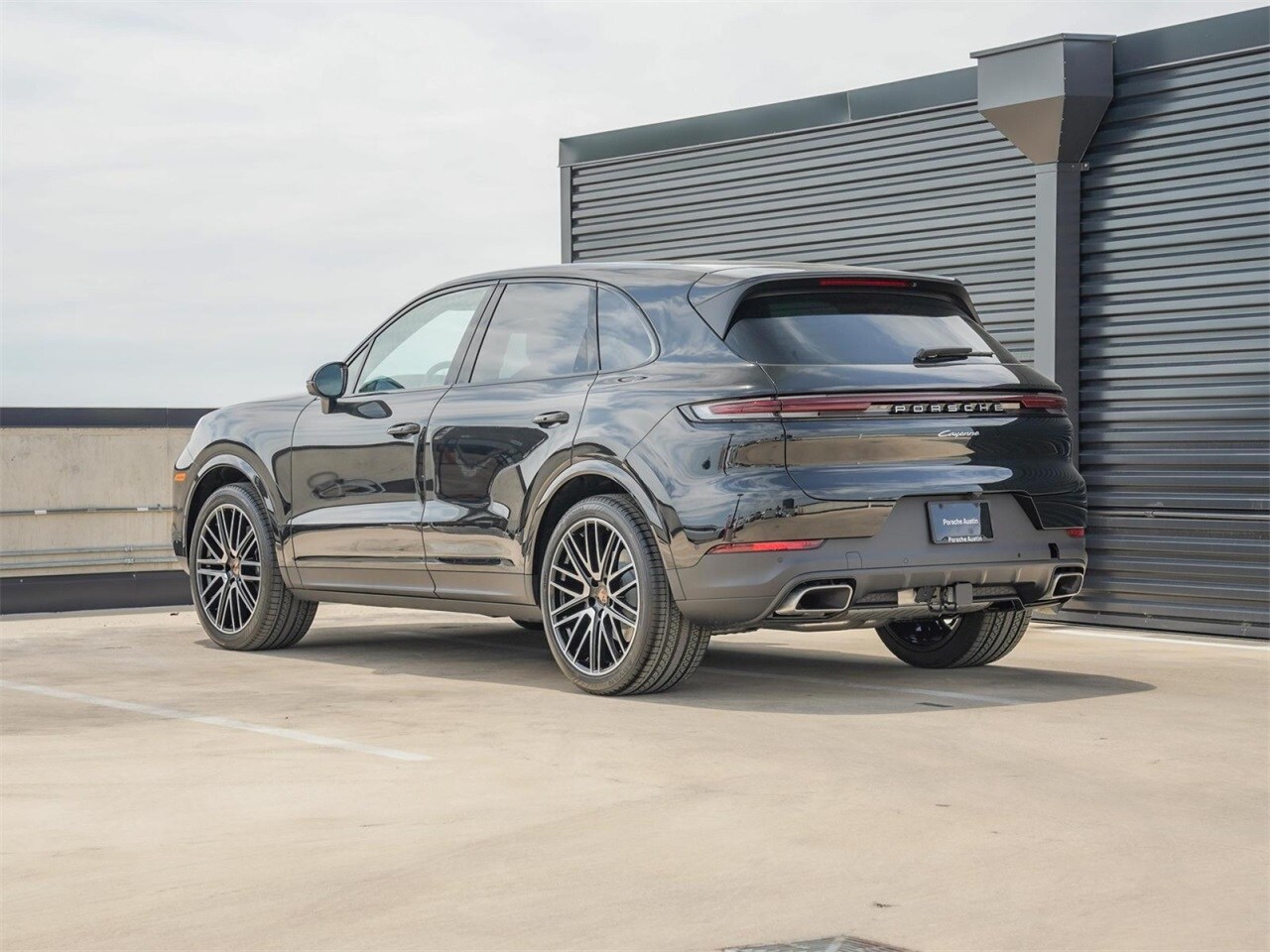 2025 Porsche Cayenne Base photo 2