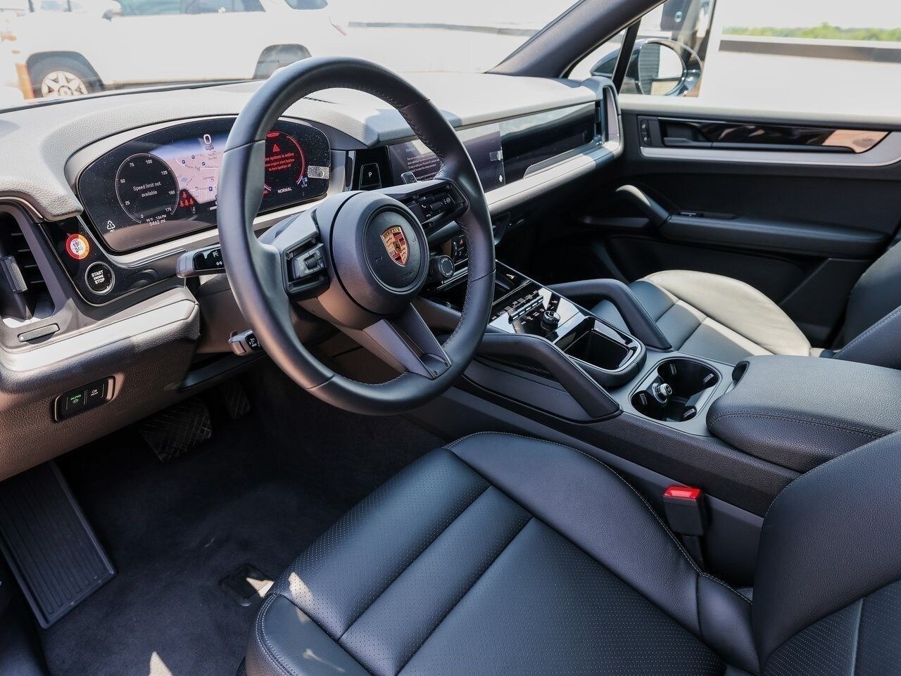 2025 Porsche Cayenne Base photo 2