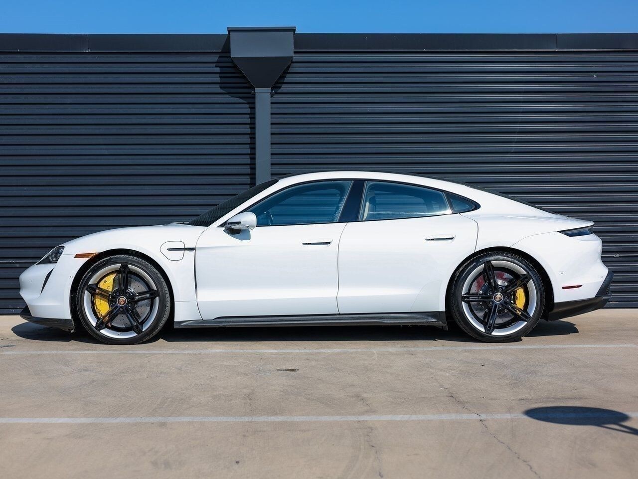 2020 Porsche Taycan Turbo S photo 2