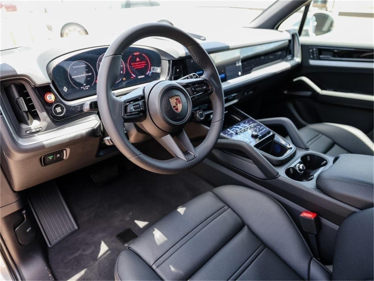 2025 Porsche Cayenne photo 4