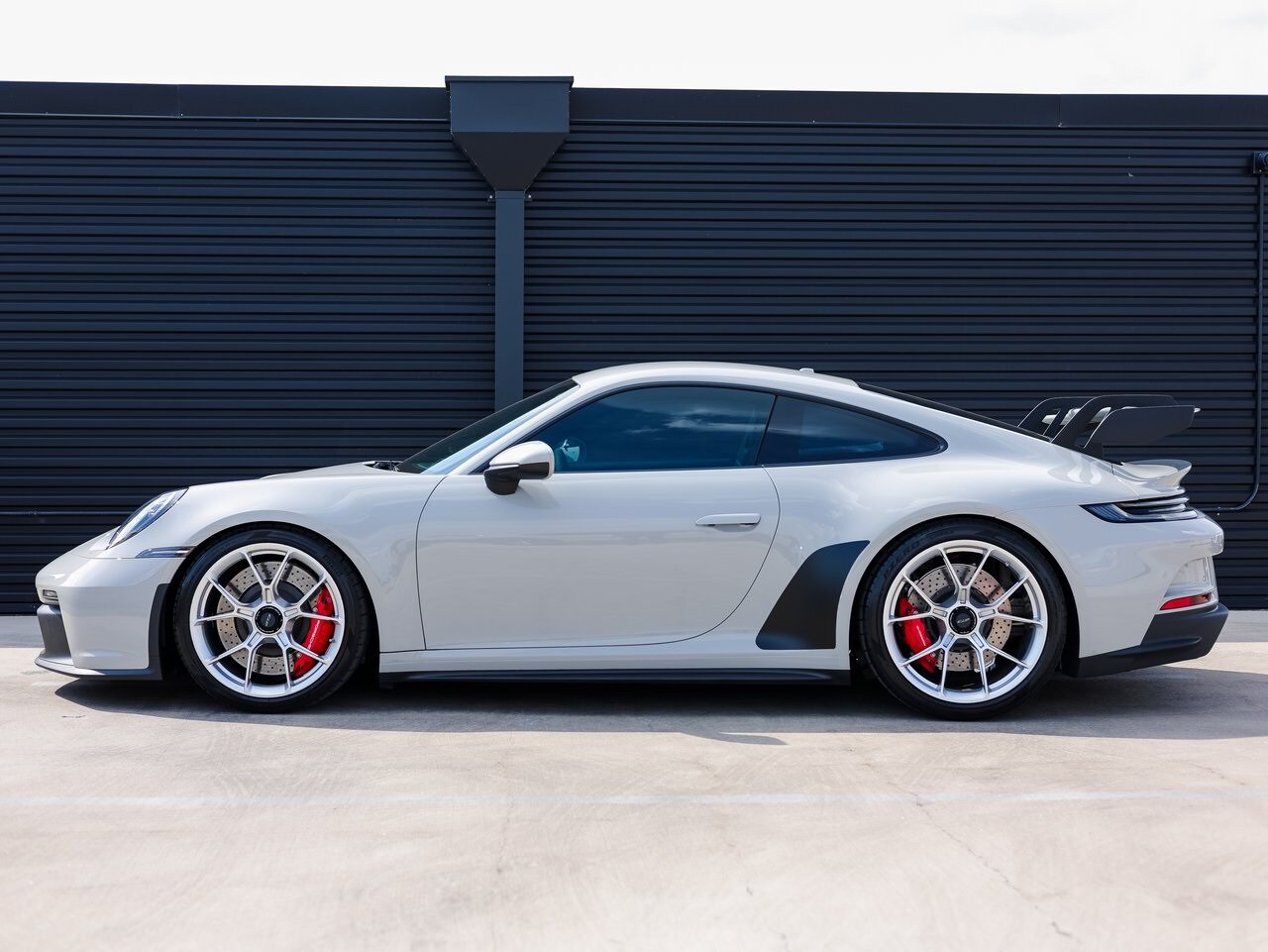 2024 Porsche 911 GT3 photo 2