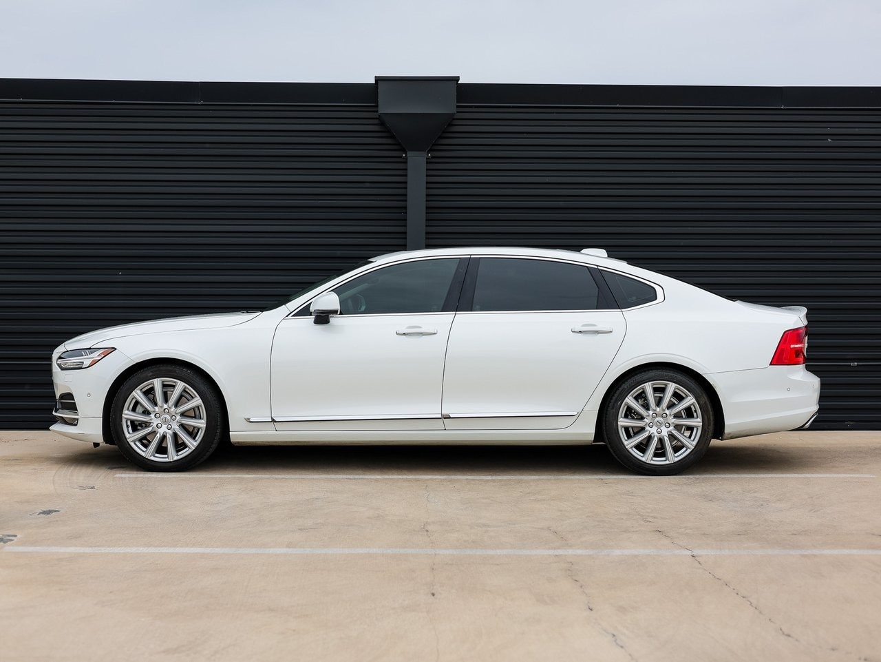 Used 2018 Volvo S90 Inscription with VIN LVY992ML2JP029806 for sale in Austin, TX