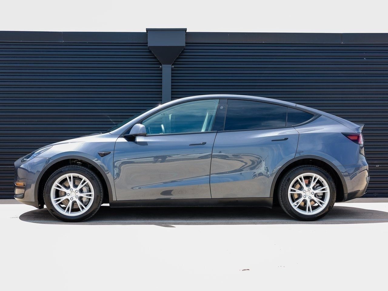 Used 2023 Tesla Model Y Long Range with VIN 7SAYGDEE2PA205776 for sale in Austin, TX