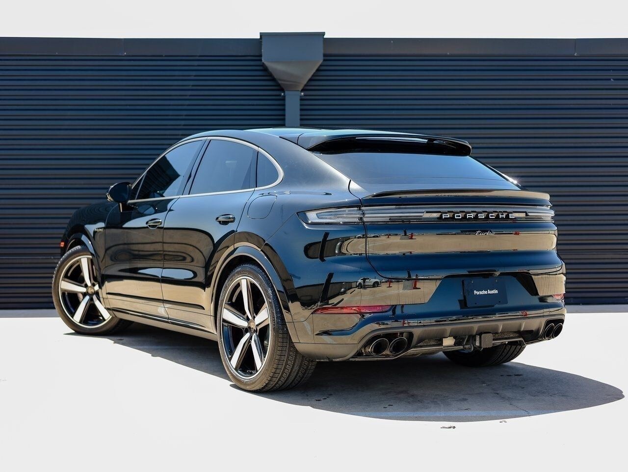 2025 Porsche Cayenne E-Hybrid Coupe Turbo photo 3