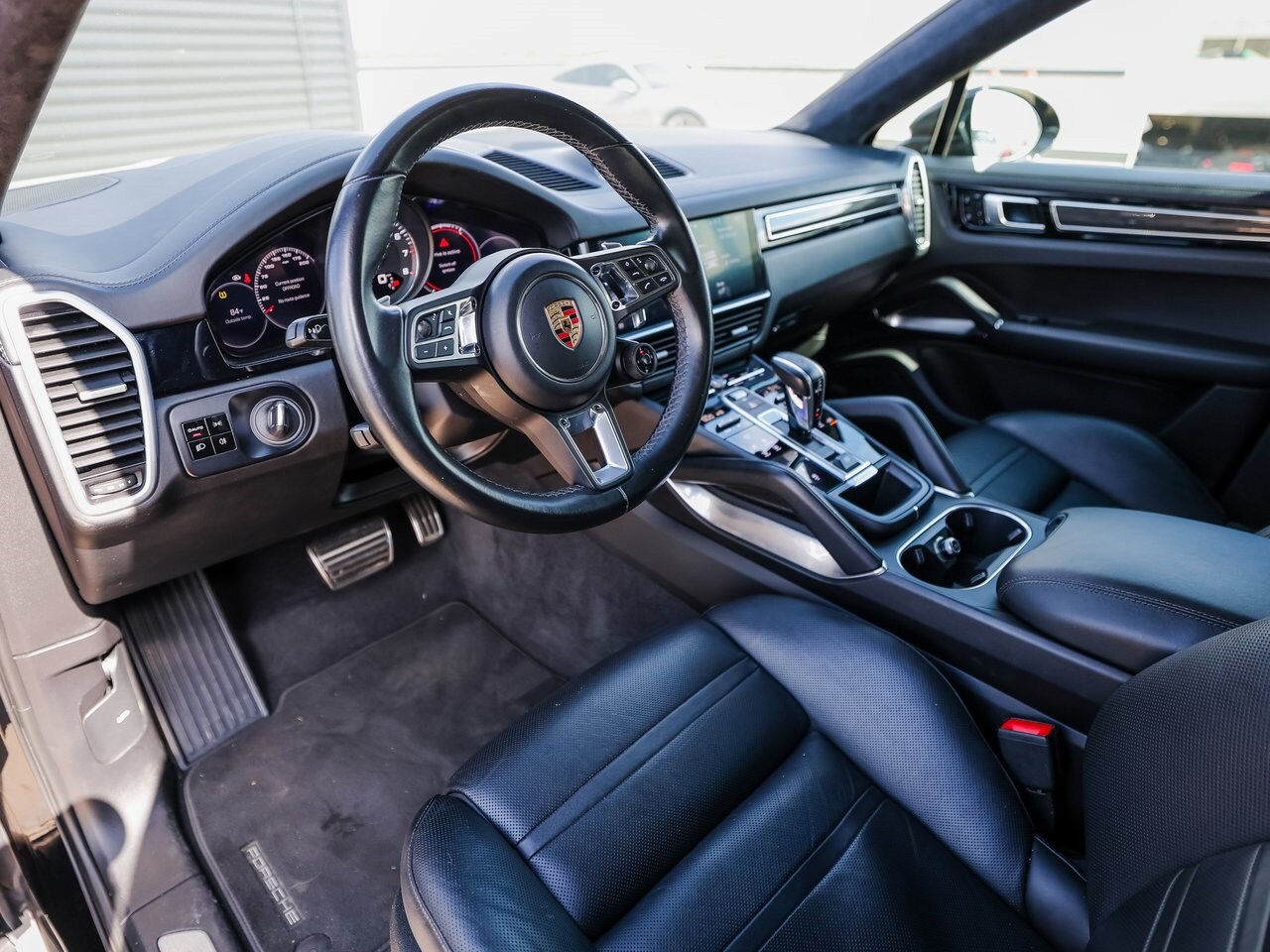 2020 Porsche Cayenne Turbo Coupe photo 3