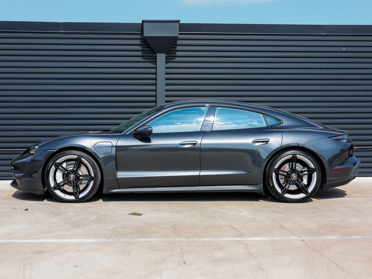 2021 Porsche Taycan 4S photo 2