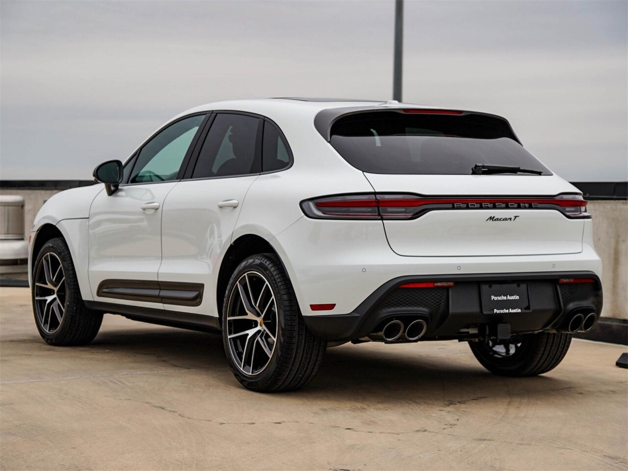 2025 Porsche Macan T photo 2