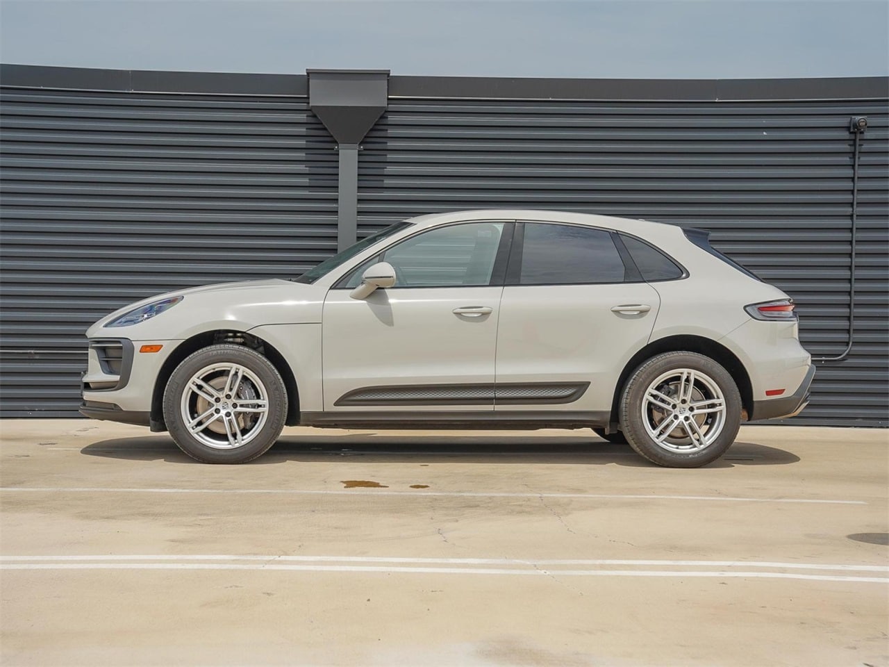 Certified 2022 Porsche Macan Base with VIN WP1AA2A55NLB10702 for sale in Austin, TX