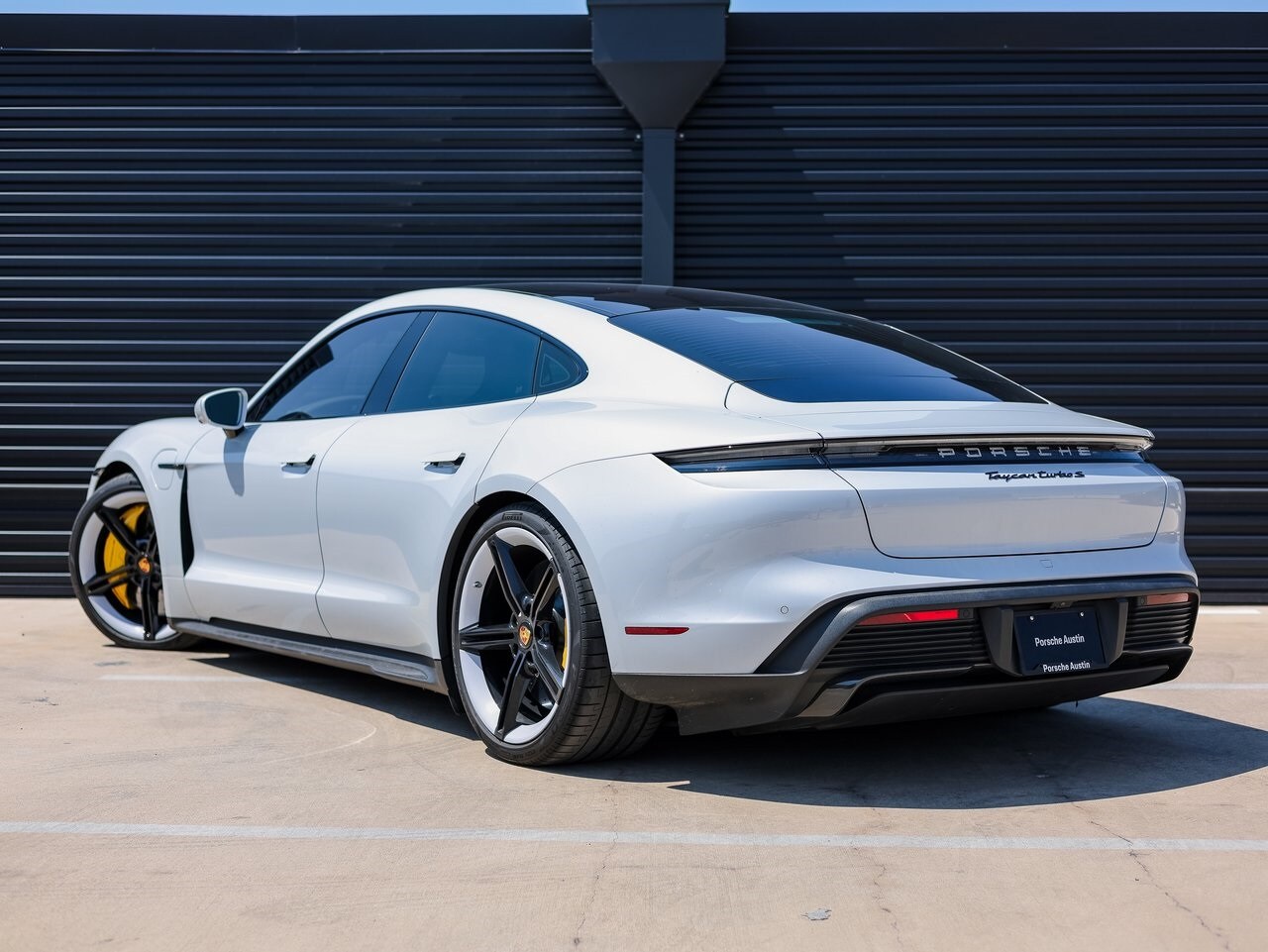 2021 Porsche Taycan Turbo S photo 3