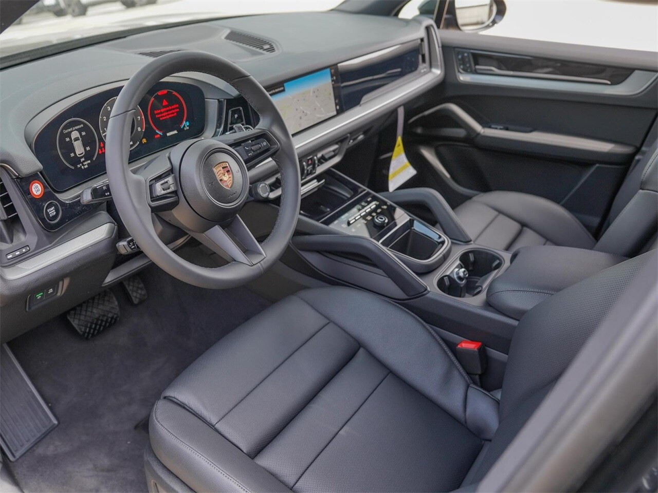 2025 Porsche Cayenne Base photo 3