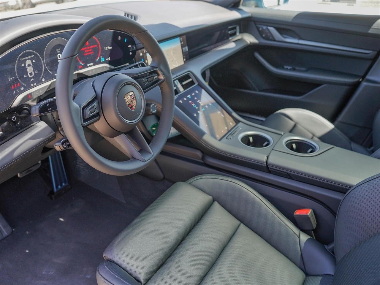 2025 Porsche Taycan S photo 4