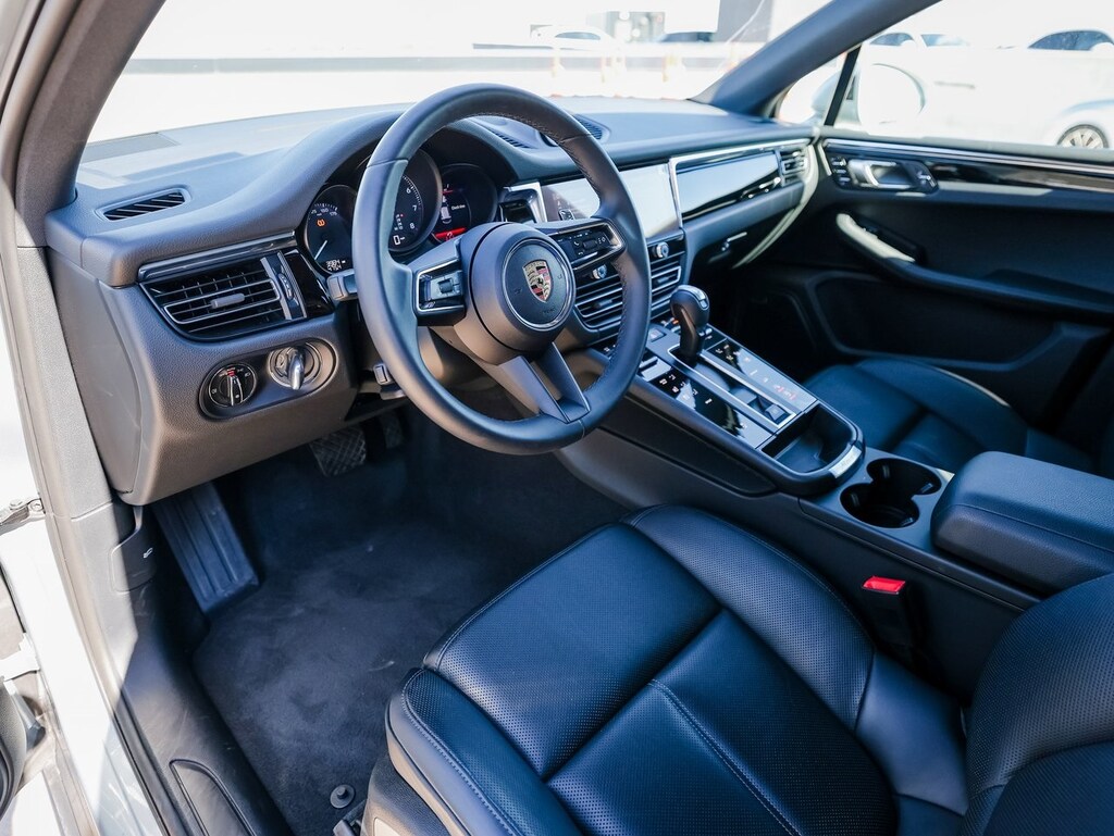 Certified 2025 Porsche Macan  SUV