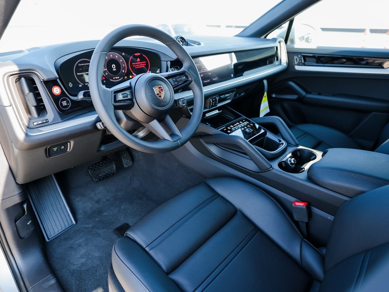 2025 Porsche Cayenne Coupe photo 3