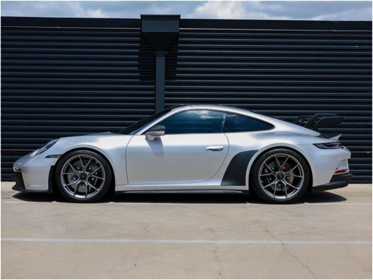 2024 Porsche 911 GT3 photo 2