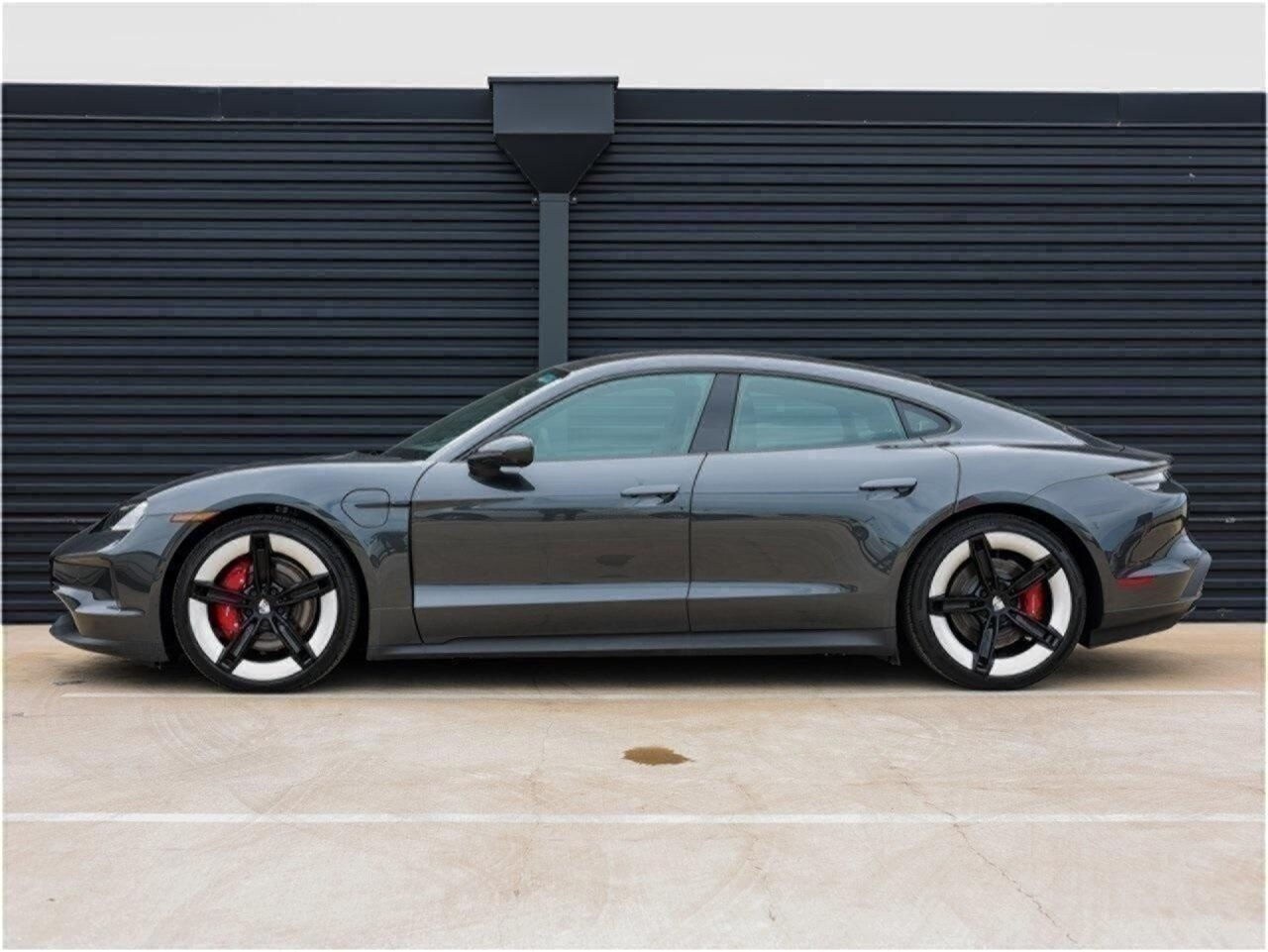 2025 Porsche Taycan 4S photo 2