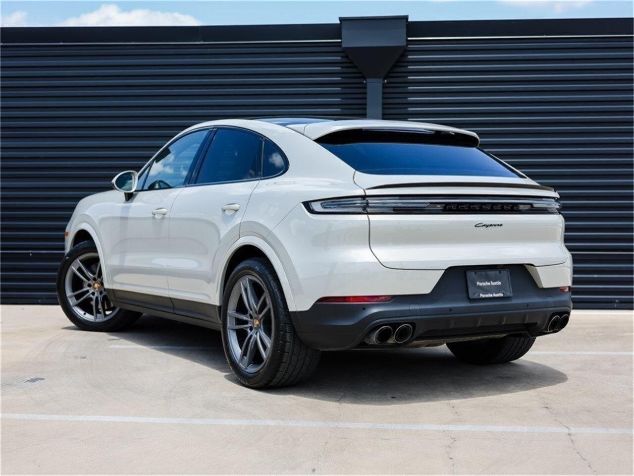 2024 Porsche Cayenne Coupe GTS photo 3