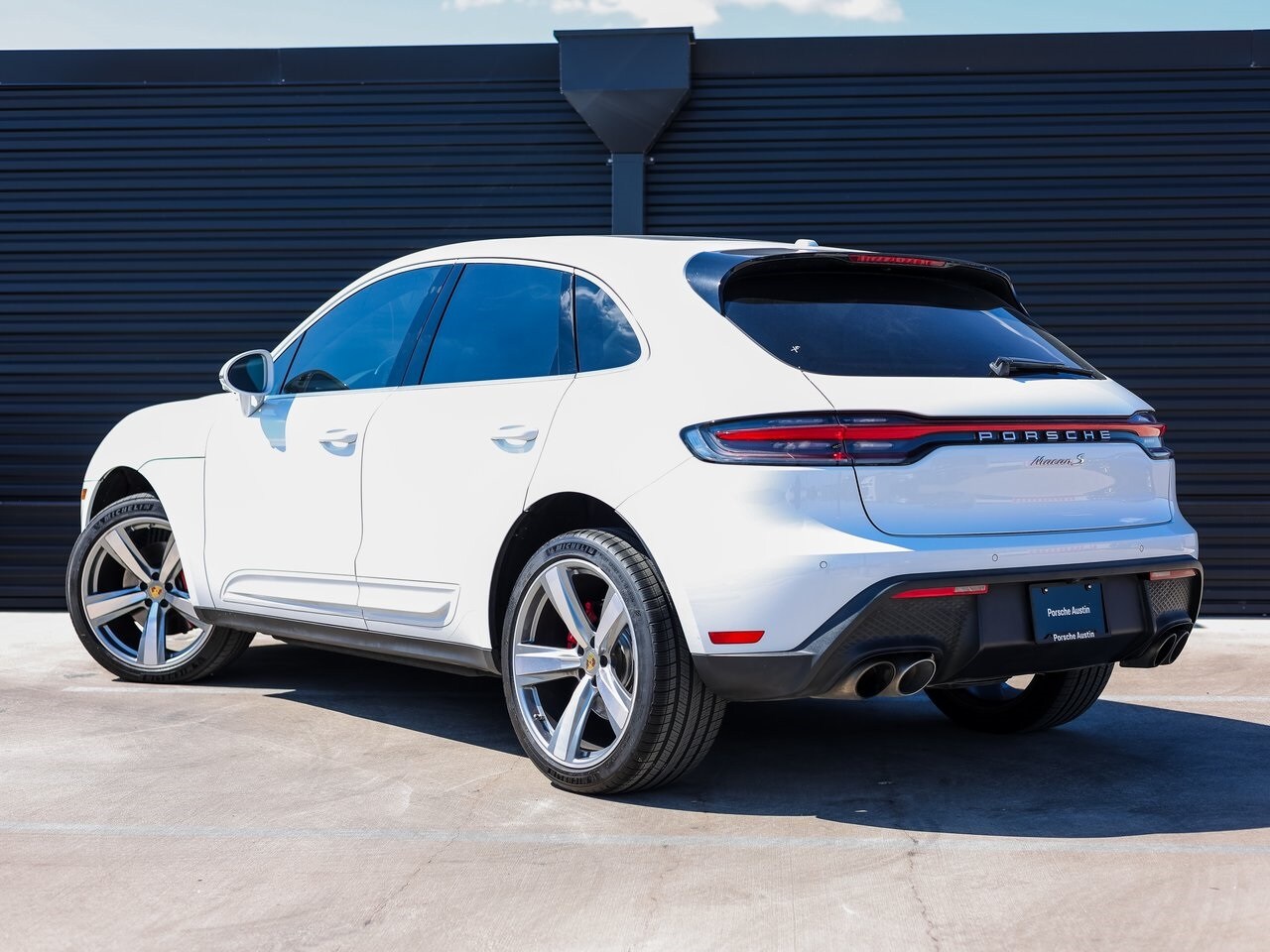 2024 Porsche Macan S photo 3
