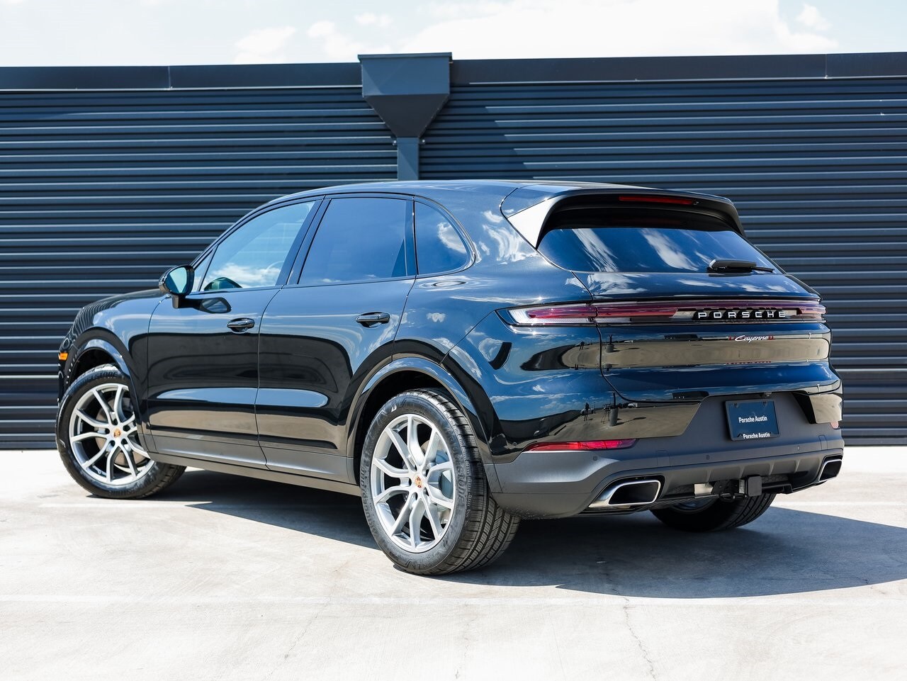 2026 Porsche Cayenne photo 3