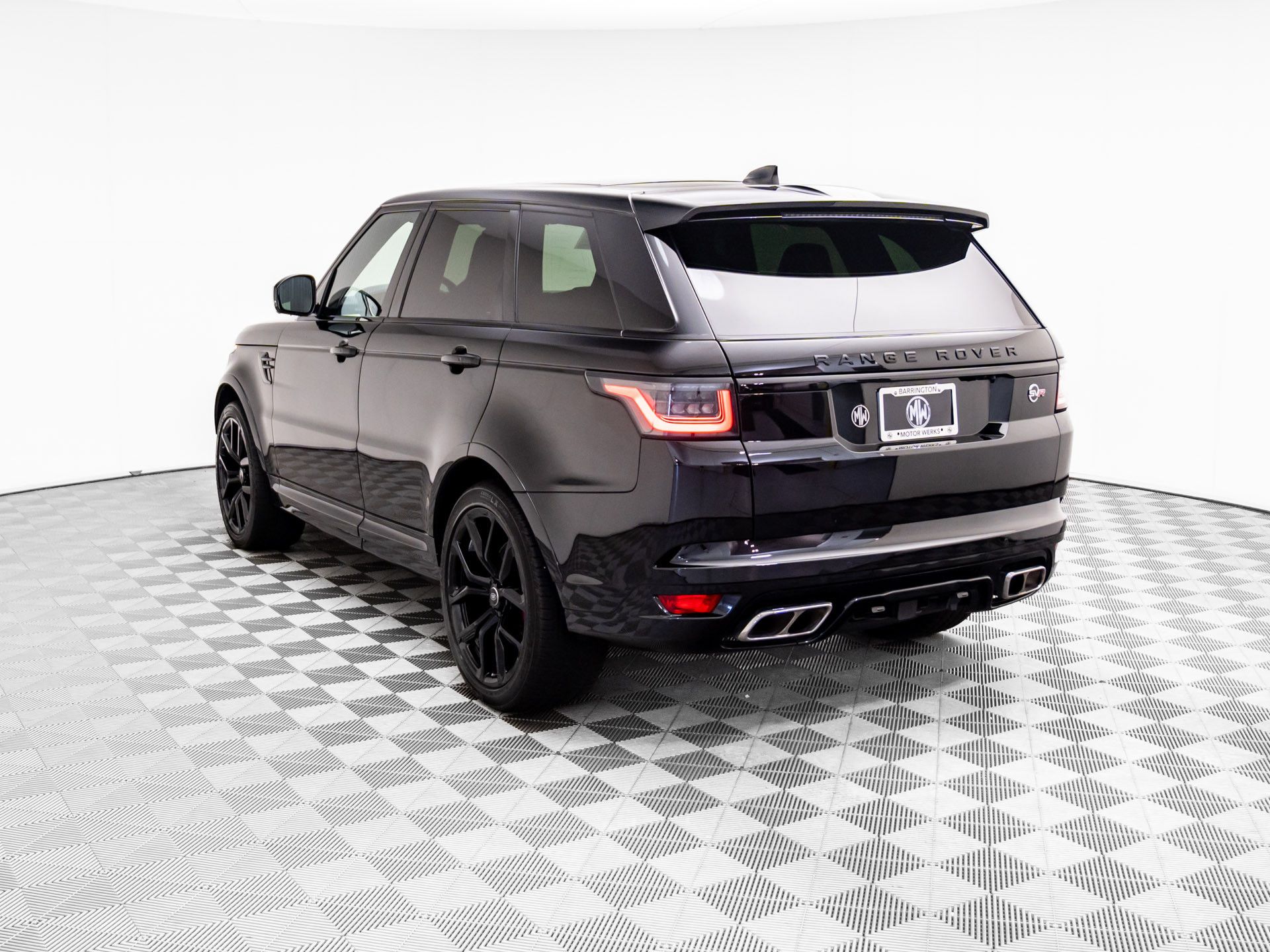 2019 Land Rover Range Rover Sport SVR photo 2
