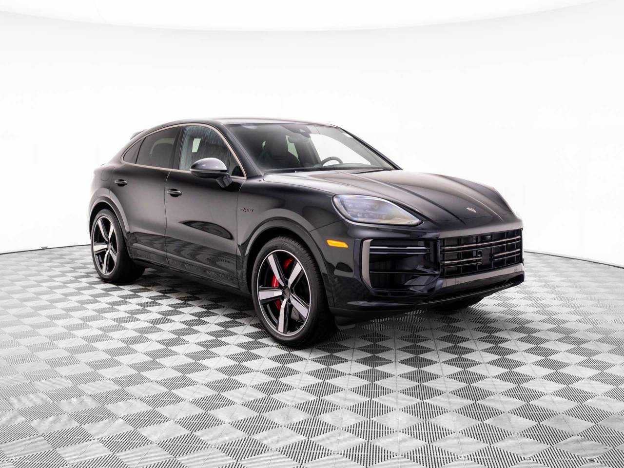 2025 Porsche Cayenne Coup Turbo E-Hybrid - Photo 6