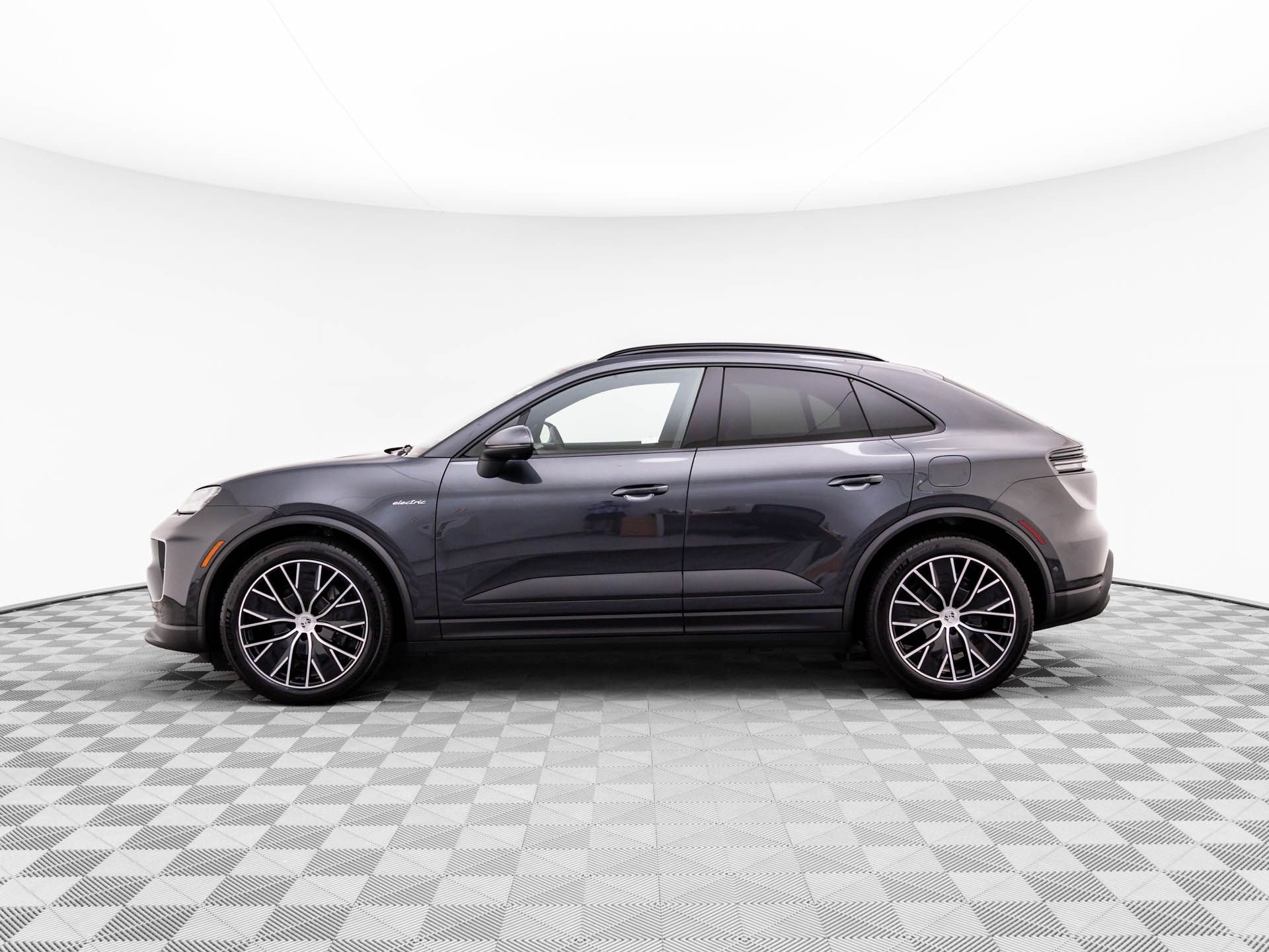 Certified 2024 Porsche Macan Base with VIN WP1AA2XA8RL000489 for sale in Barrington, IL