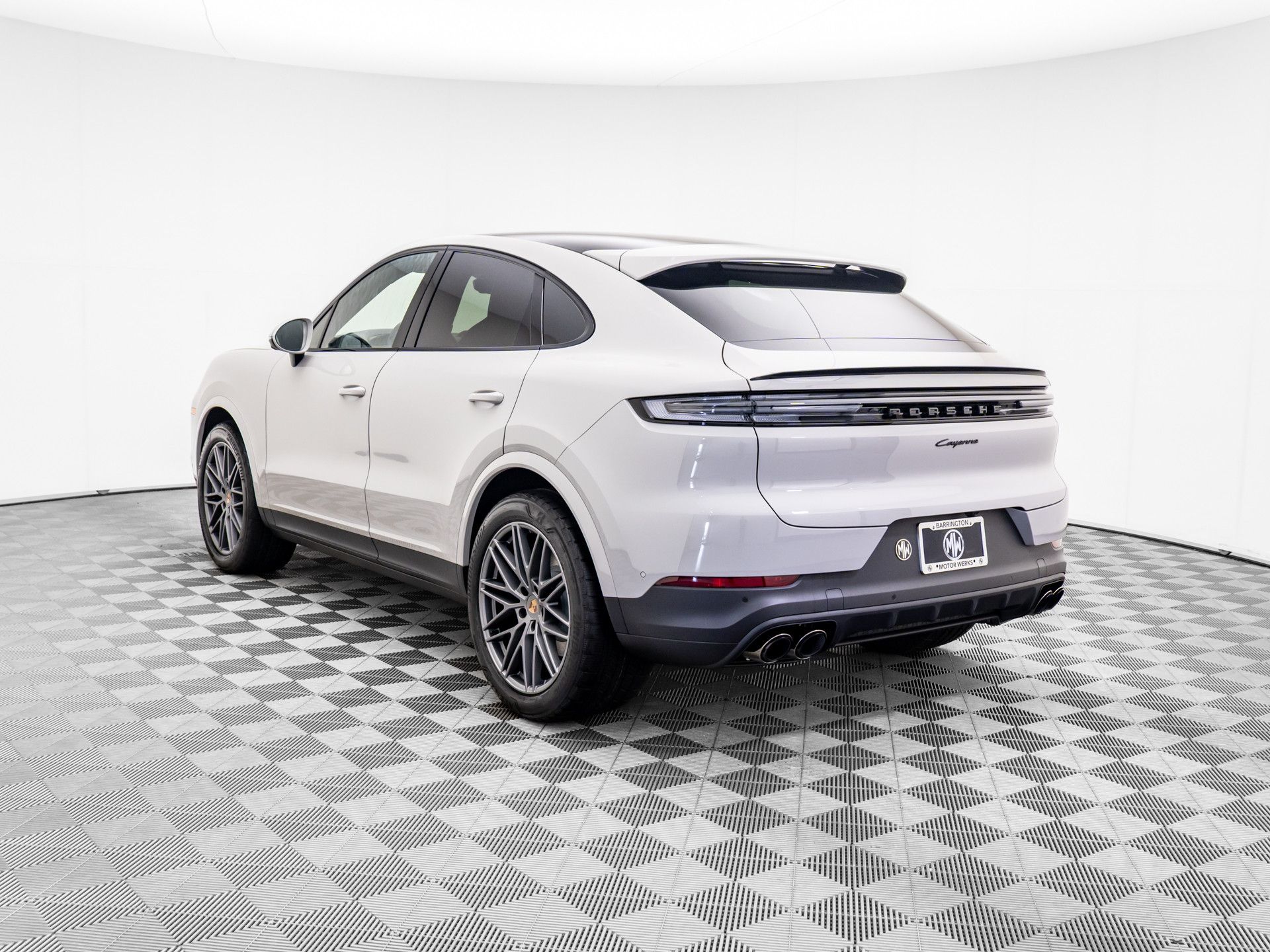 2025 Porsche Cayenne Coupe photo 3