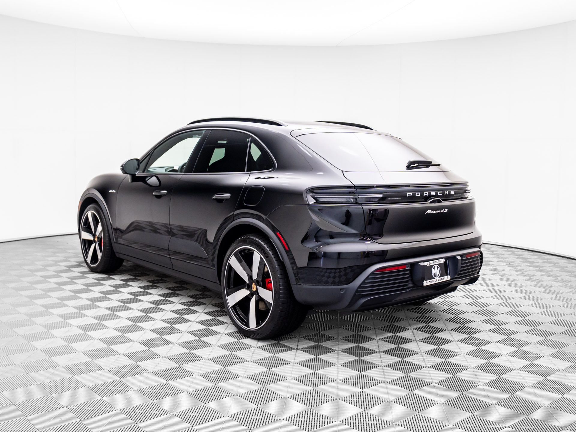 2025 Porsche Macan Electric photo 3