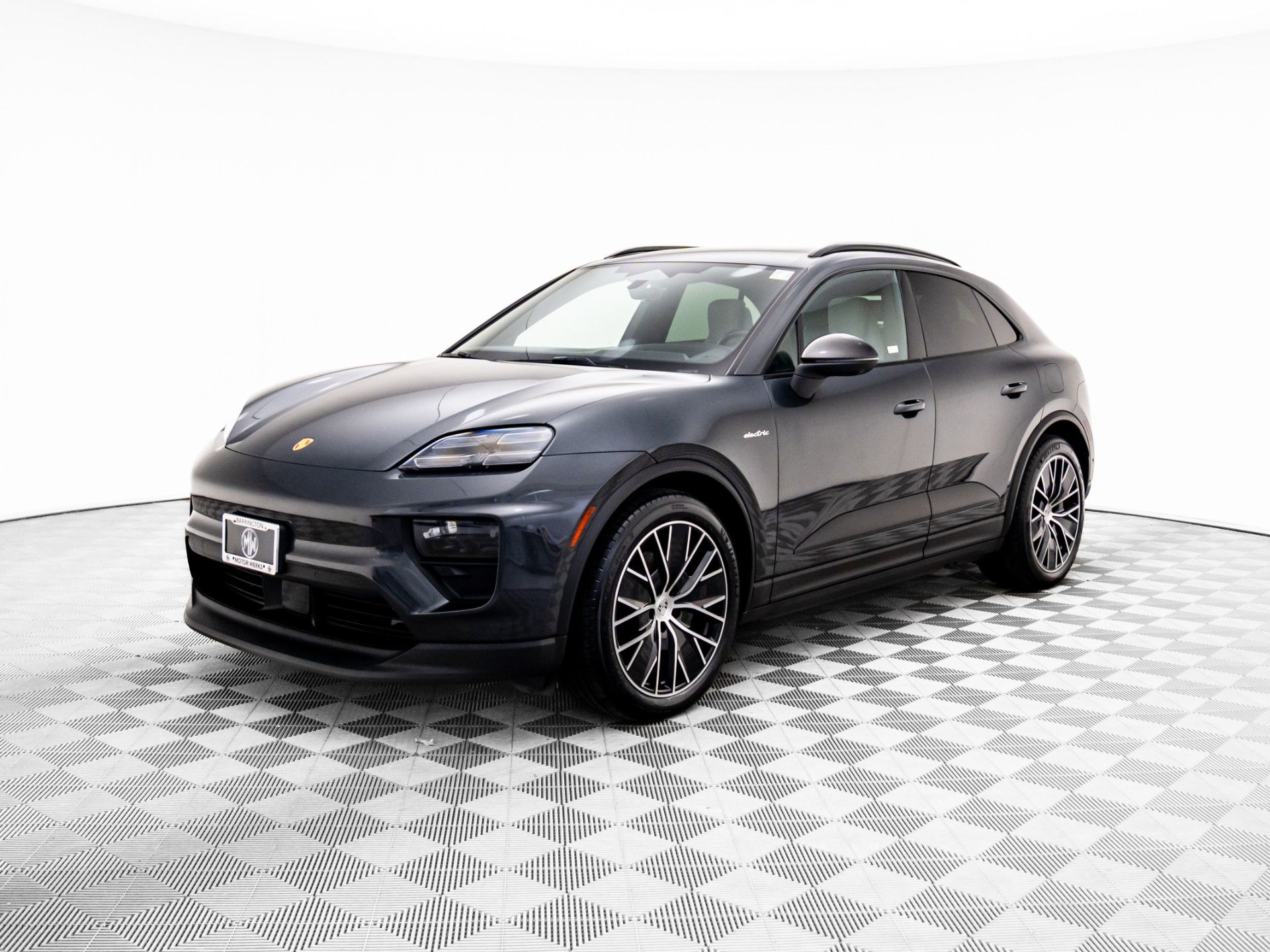 2024 Porsche Macan Base's photo