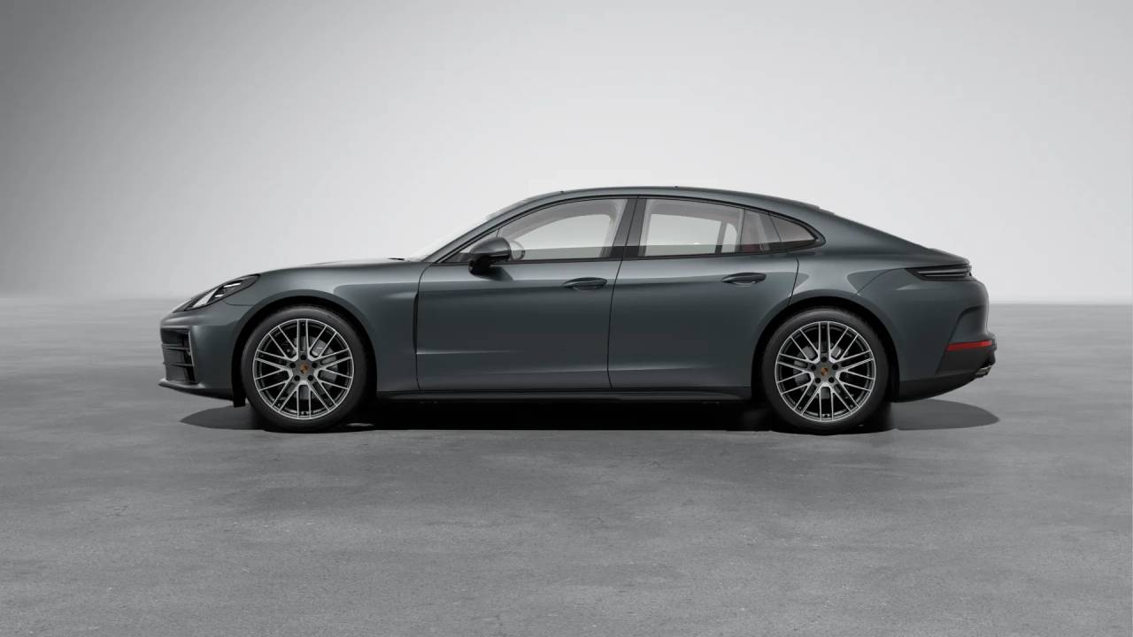 2026 Porsche Panamera 4 photo 2