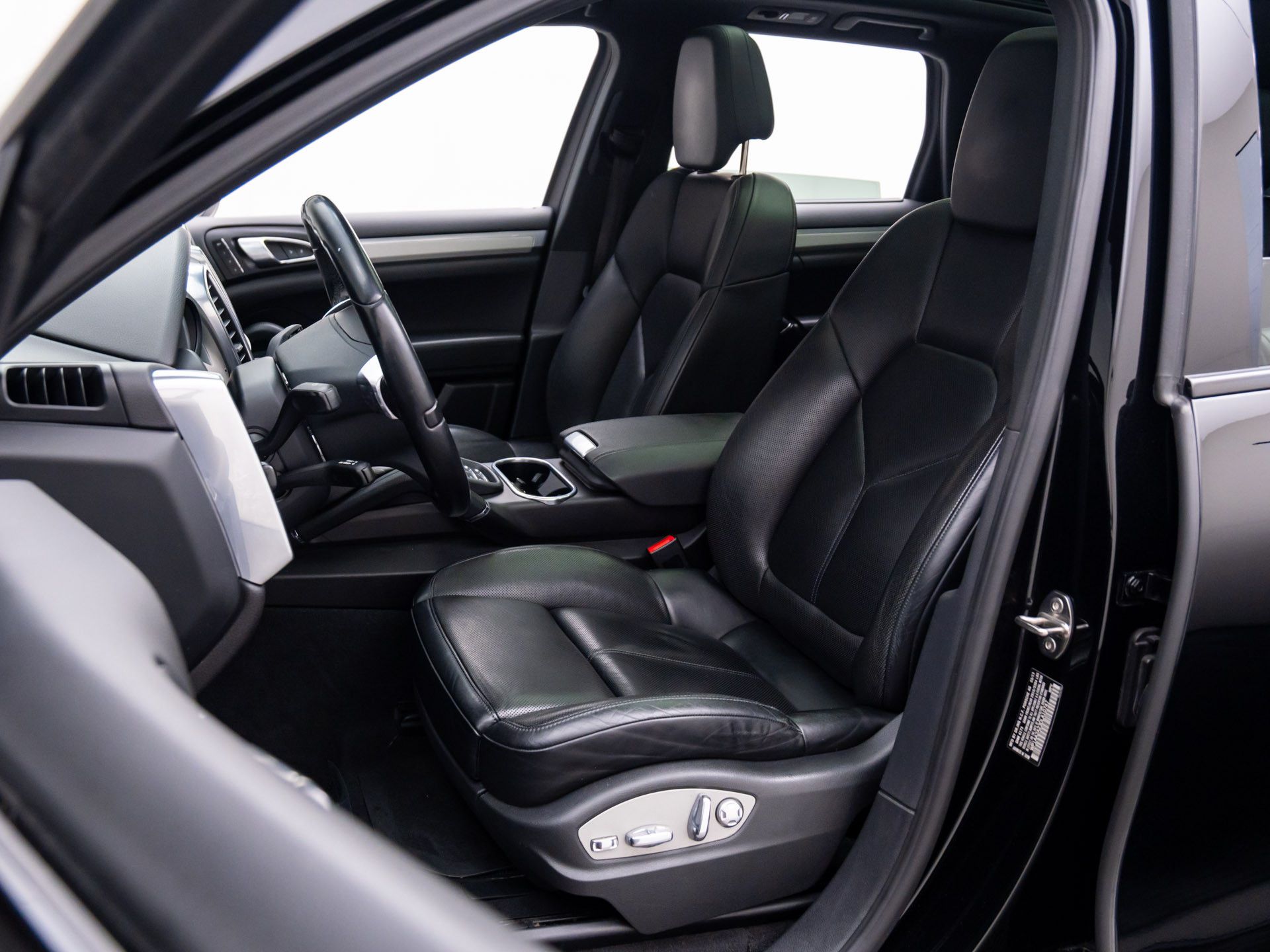 2013 Porsche Cayenne photo 3