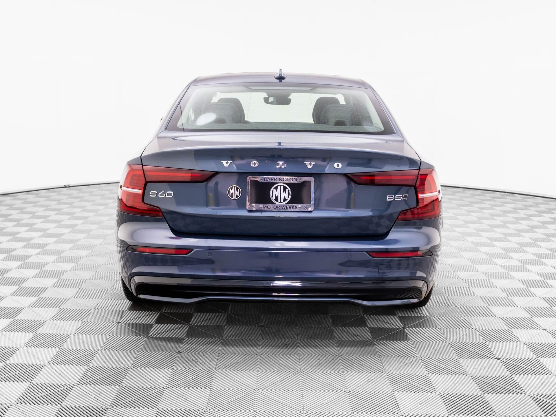 2024 Volvo S60 B5 Plus photo 3