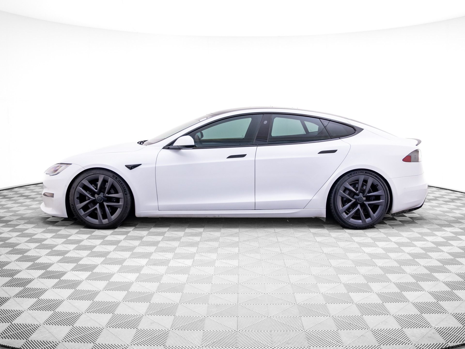Used 2021 Tesla Model S Plaid with VIN 5YJSA1E67MF438238 for sale in Barrington, IL