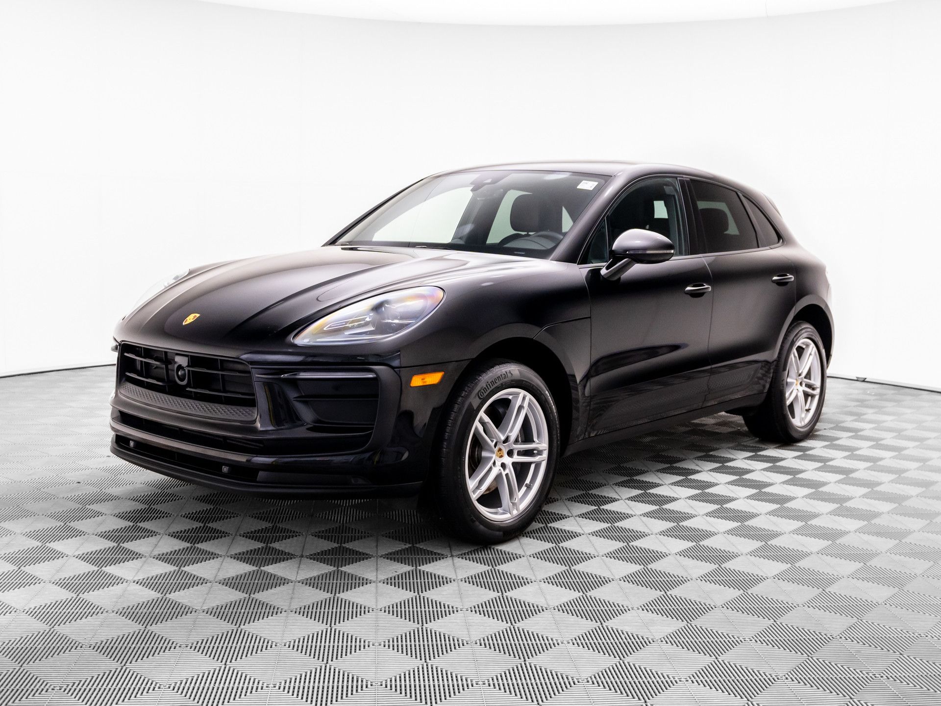 2023 Porsche Macan -'s photo