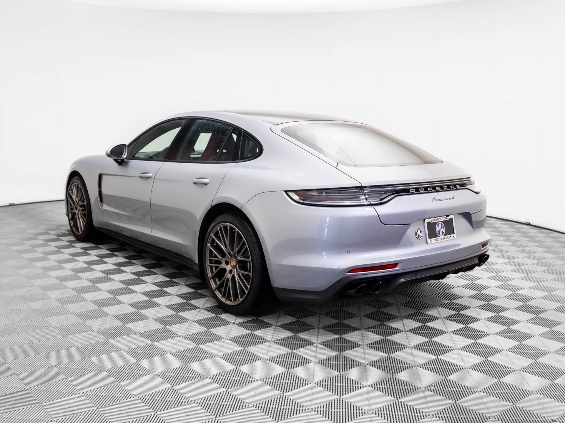 2022 Porsche Panamera 4 Platinum photo 3