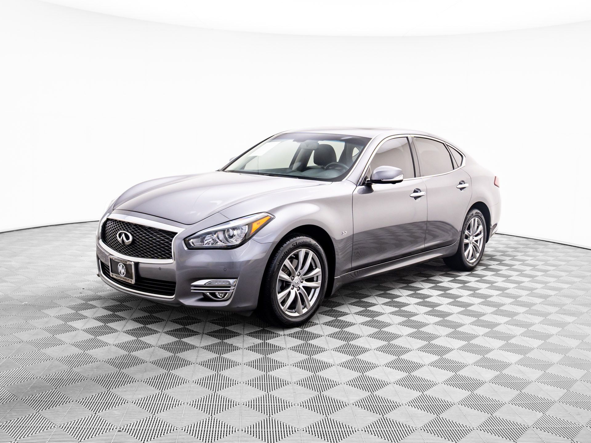 2015 INFINITI Q70