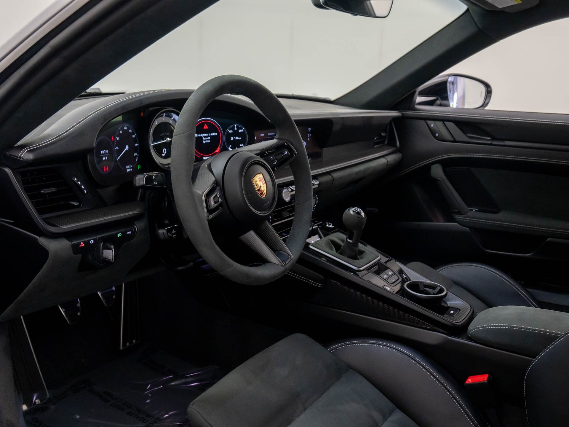 2024 Porsche 911 GTS photo 4
