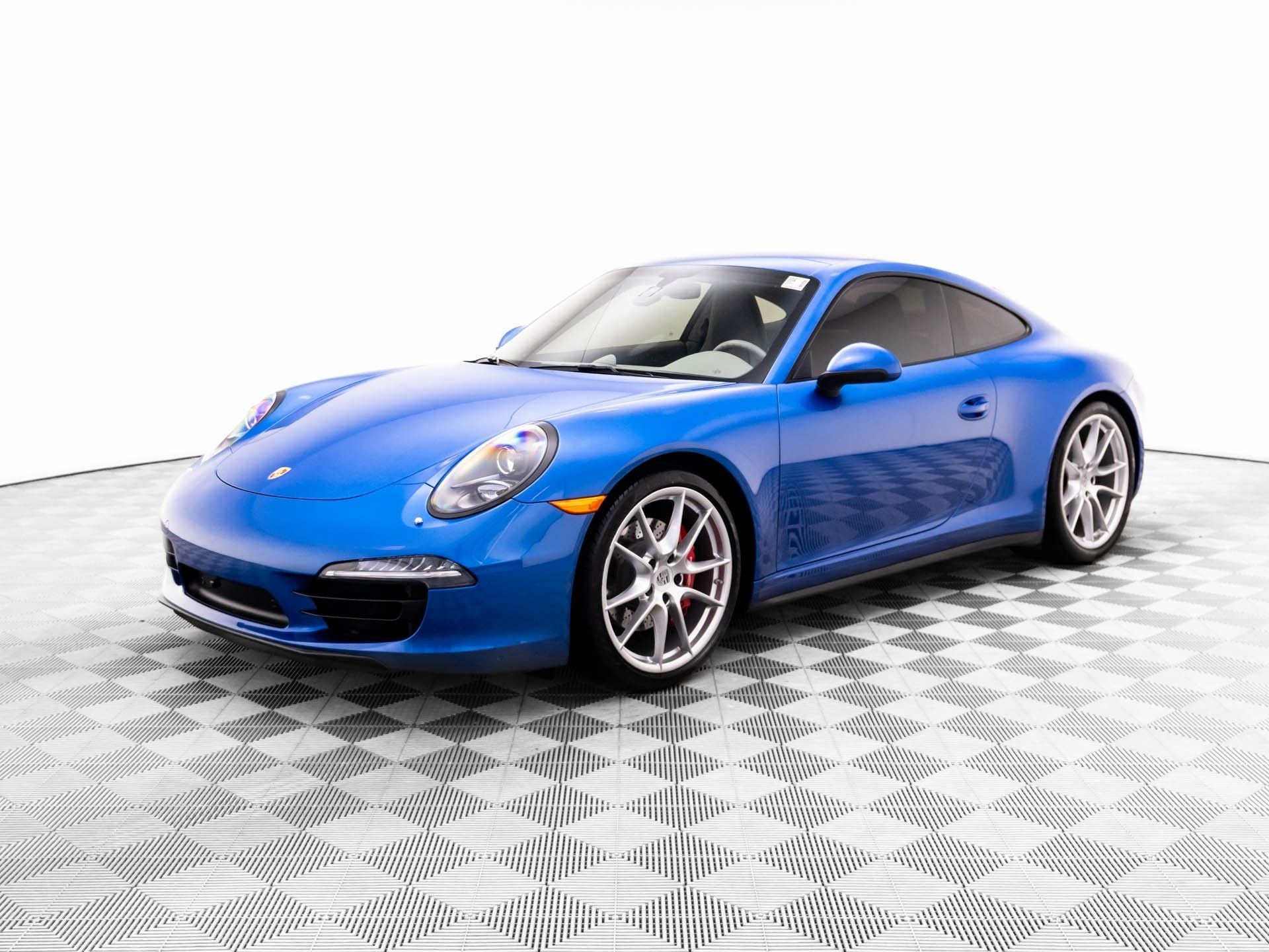 2015 Porsche 911 Carrera 4S Coupe's photo