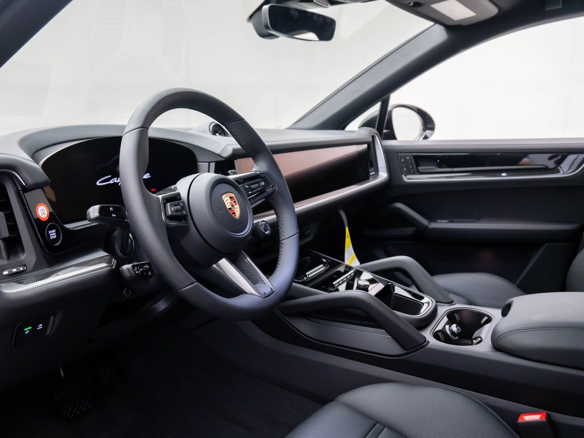 2025 Porsche Cayenne E-Hybrid Coupe photo 4