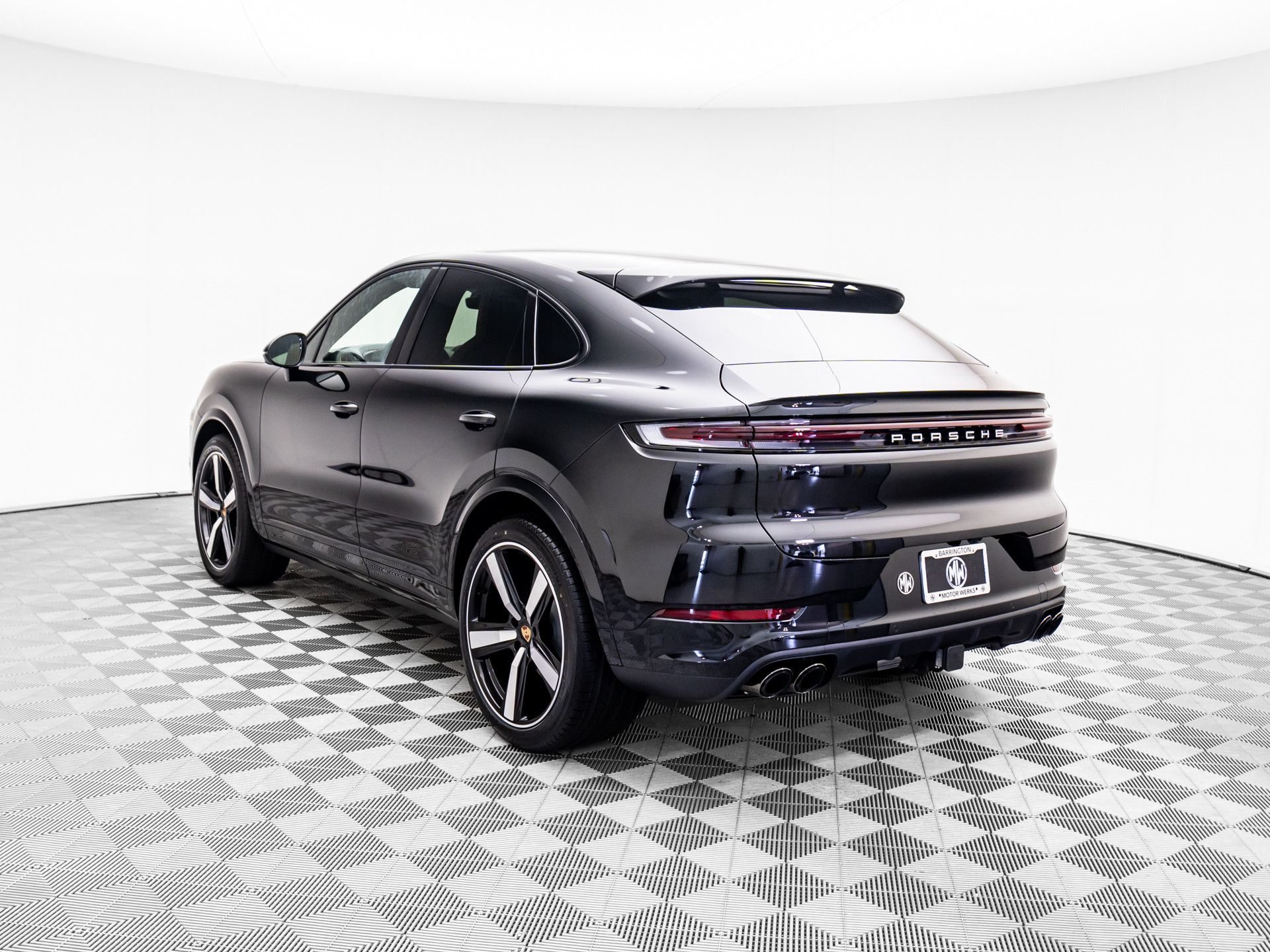 2025 Porsche Cayenne Coupe S photo 3