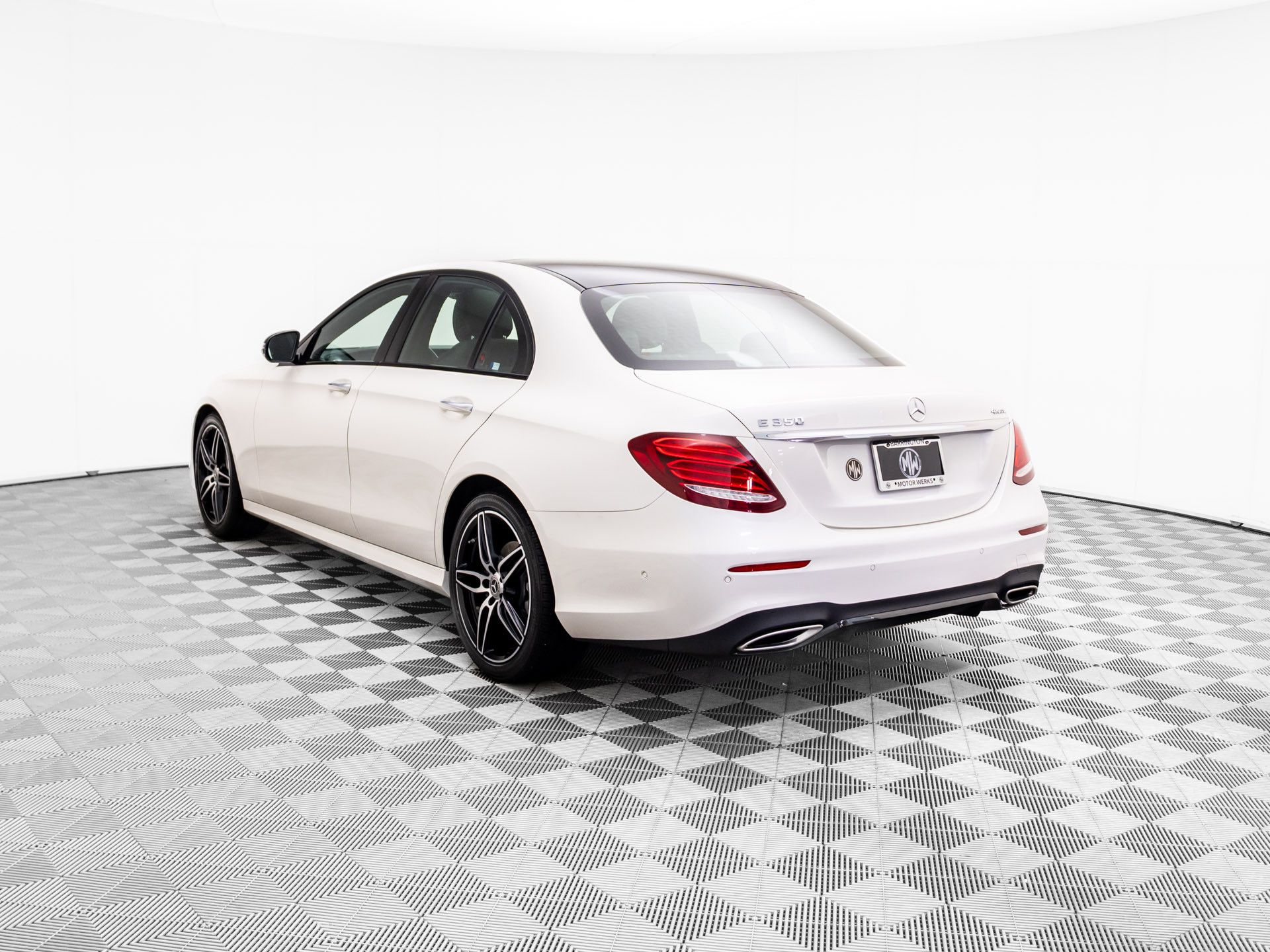 2020 Mercedes Benz E 350 4MATIC photo 2
