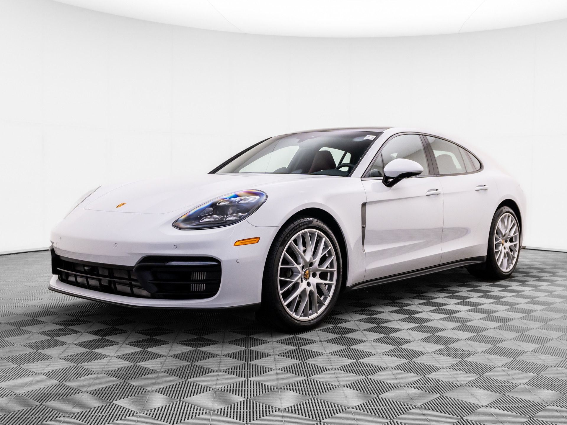 2022 Porsche Panamera 4 Platinum Edition's photo