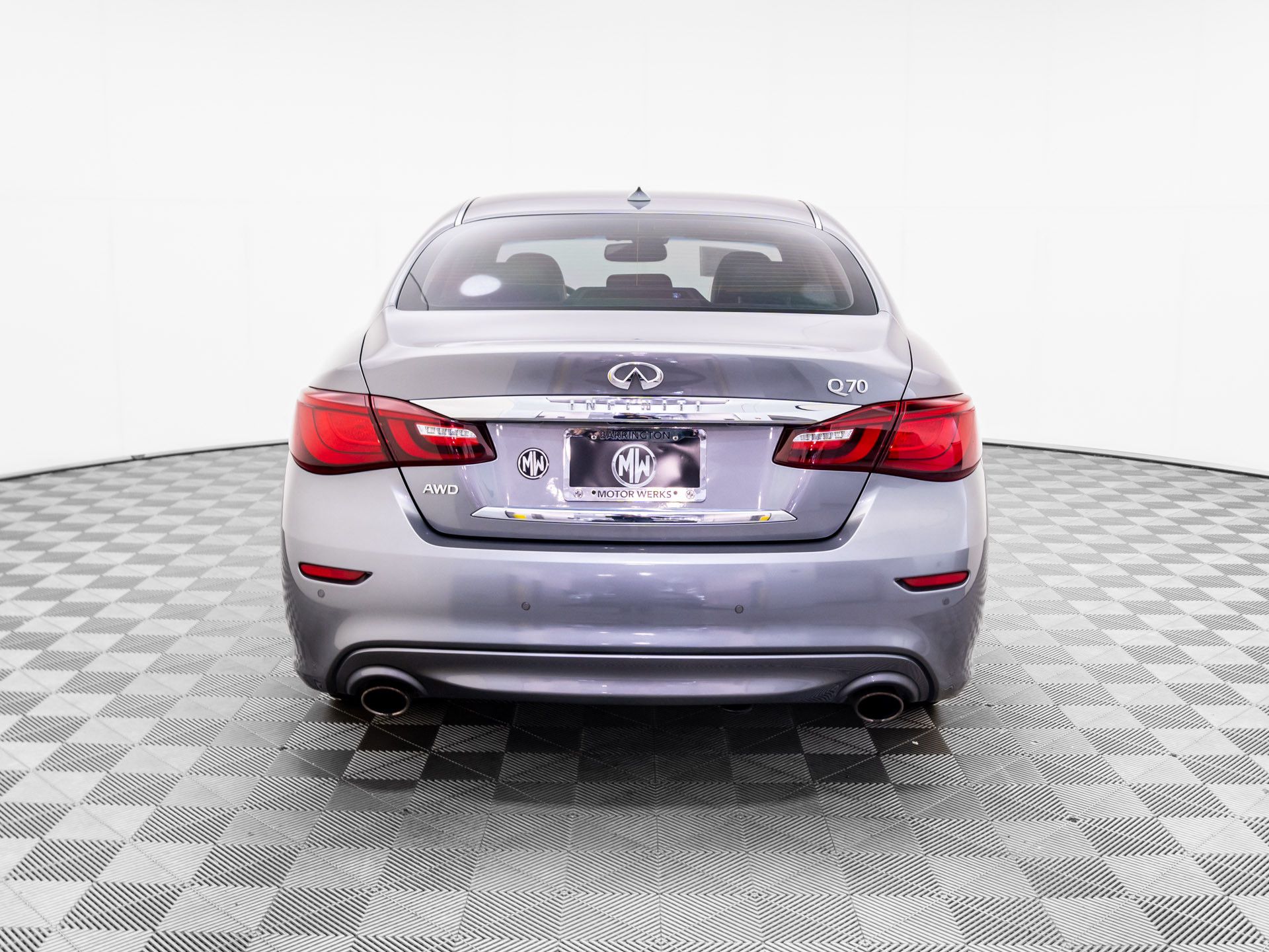 2015 Infiniti Q70 photo 4