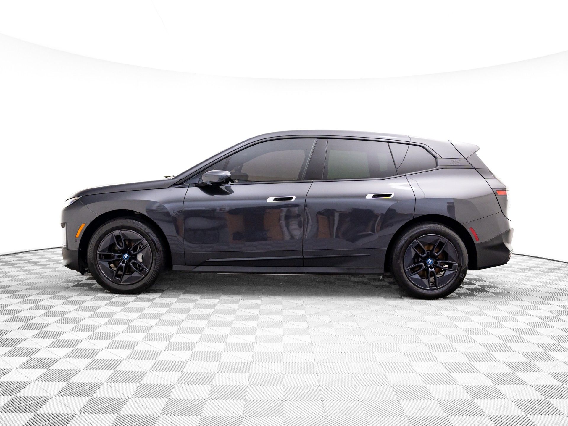 Used 2024 BMW iX Base with VIN WB523CF08RCN78864 for sale in Barrington, IL