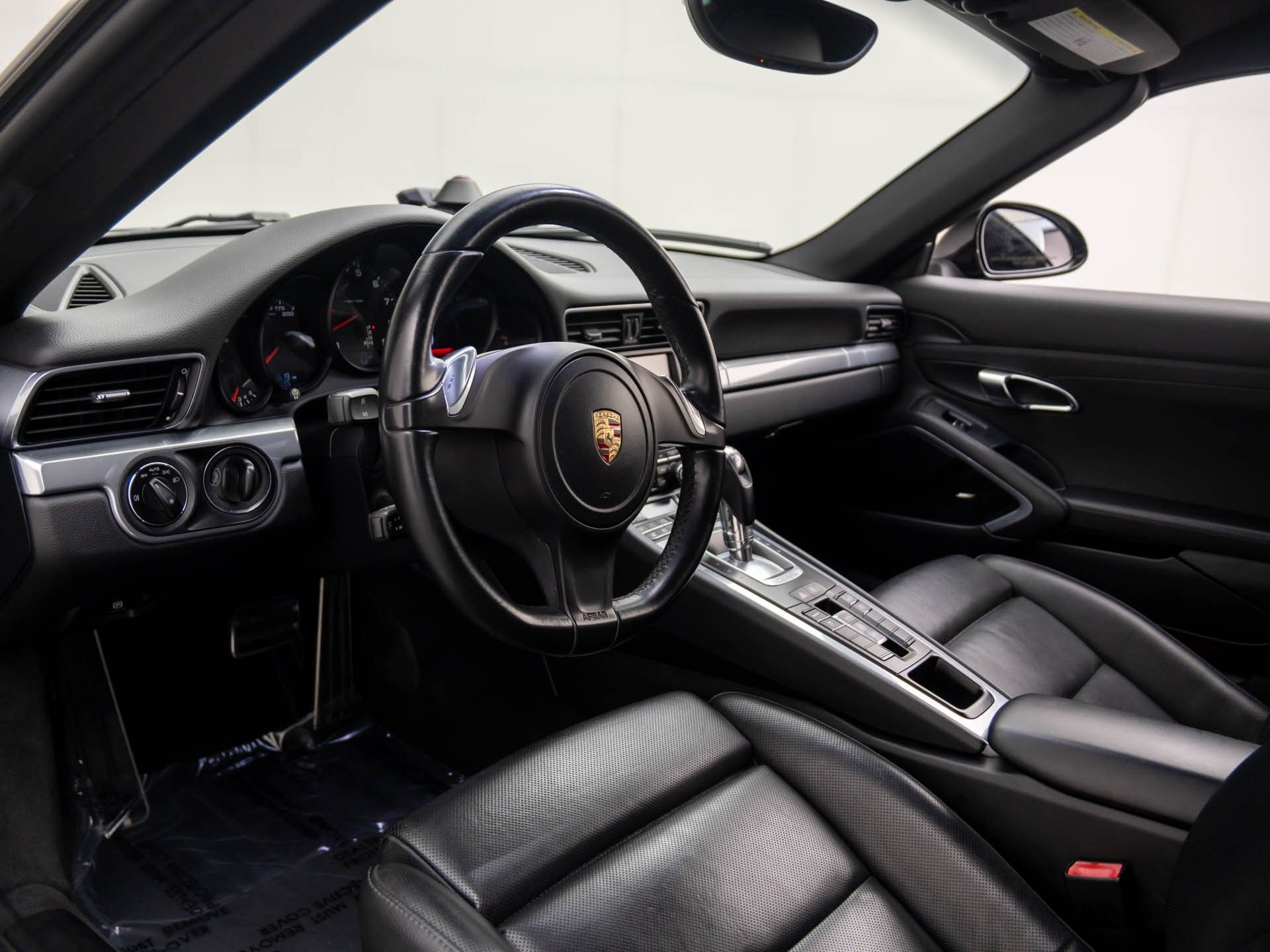 2013 Porsche 911 Cabriolet photo 4