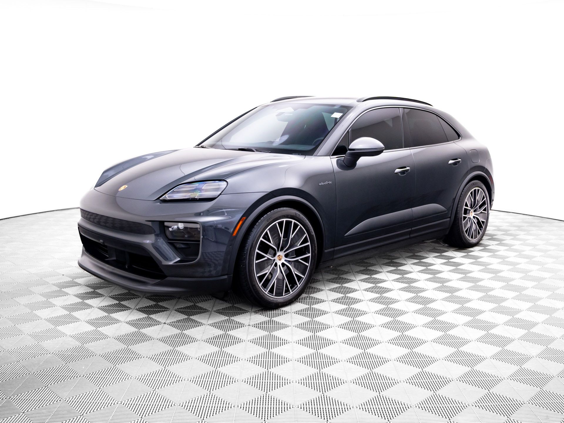 2024 Porsche Macan Base